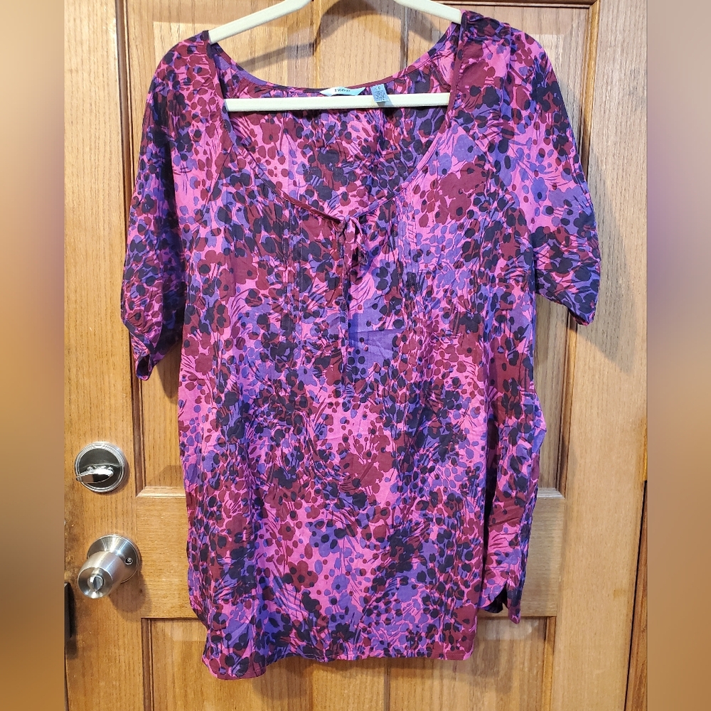 💥💥3/$15💥 IZOD Women Blouse Rayon Keyhole Geometric Short Sleeve Top Sz Large